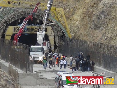 Bakı-Tbilisi-Qars dəmiryolunun tikintisində bədbəxt hadisə: 1 ölü, 2 yaralı