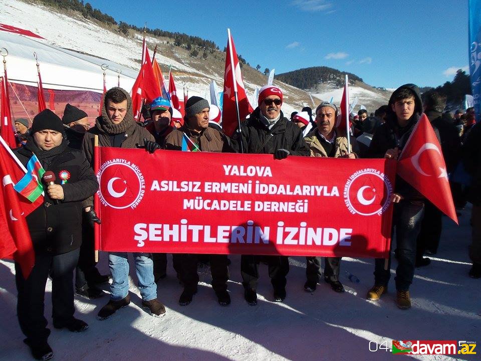 Türk dərnəyi Sarıqamışda Azərbaycan bayrağı ilə yürüş etdi