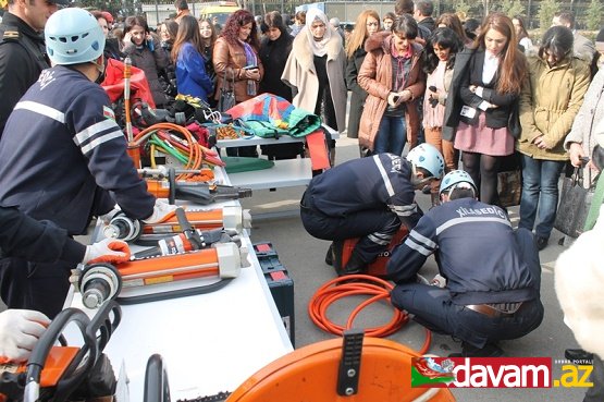 MƏRKƏZİ ELMİ KİTABXANADA “FÖVQƏLADƏ HALLARDA ÖZÜNÜ NECƏ APARMALI” MÖVZUSUNDA MAARİFLƏNDİRMƏ TƏDBİRİ KEÇİRİLİB