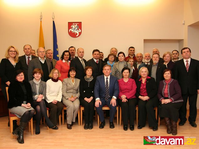 Litvanın xarici işlər naziri Litva Azərbaycanlıları Cəmiyyətinin ofisində milli azlıqların nümayəndələri ilə görüş keçirib