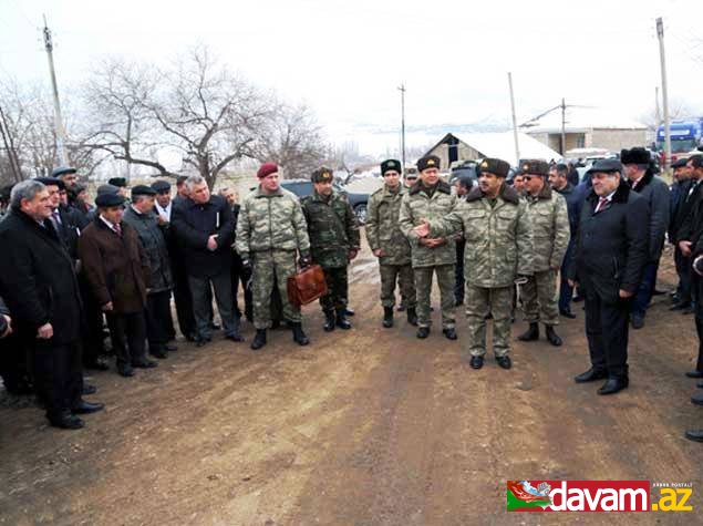 Azərbaycanın müdafiə naziri Ermənistan sərhədində olub