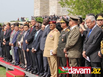 Azərbaycanın müdafiə naziri Çanaqqala döyüşünün 99-cu ildönümü münasibətilə keçirilən tədbirlərdə iştirak edir