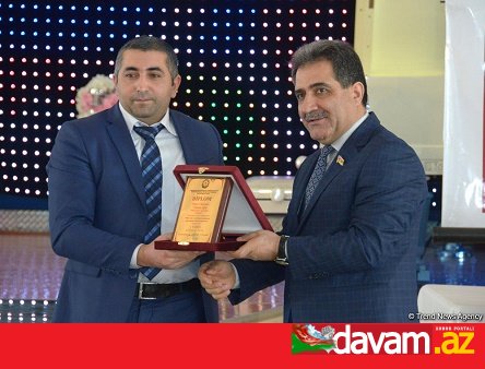 Fərəc Quliyev jurnalistlərin mükafatlandırılması törəninə fəxri qonaq kimi qatıldı