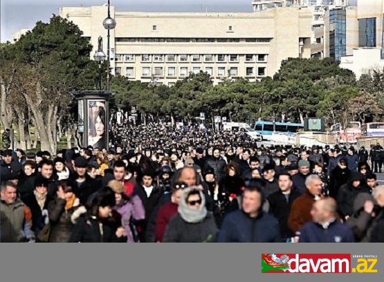 Azərbaycan xalqı qəhrəman övladlarının xatirəsini yad etmək üçün Şəhidlər xiyabanına axışır