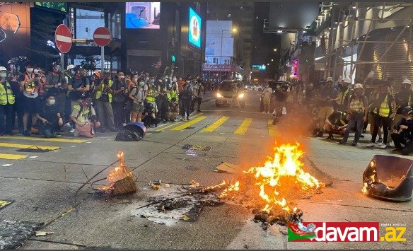 Honkonq polisi qanunsuz aksiyaya görə 360 nəfəri saxlayıb