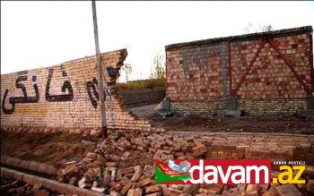 Güney Azərbaycanın Vərziğan və Əhərdəki son zəlzələnin dağıntılarıdan fotolar