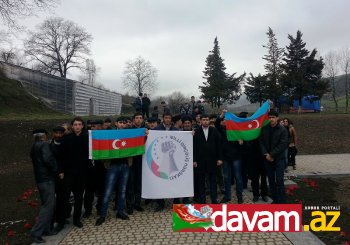 31 Mart - Ümummilli Matəm Günündə MDHP gəncləri Quba toplu məzarlığını ziyarət ediblər./ FOTOLENT